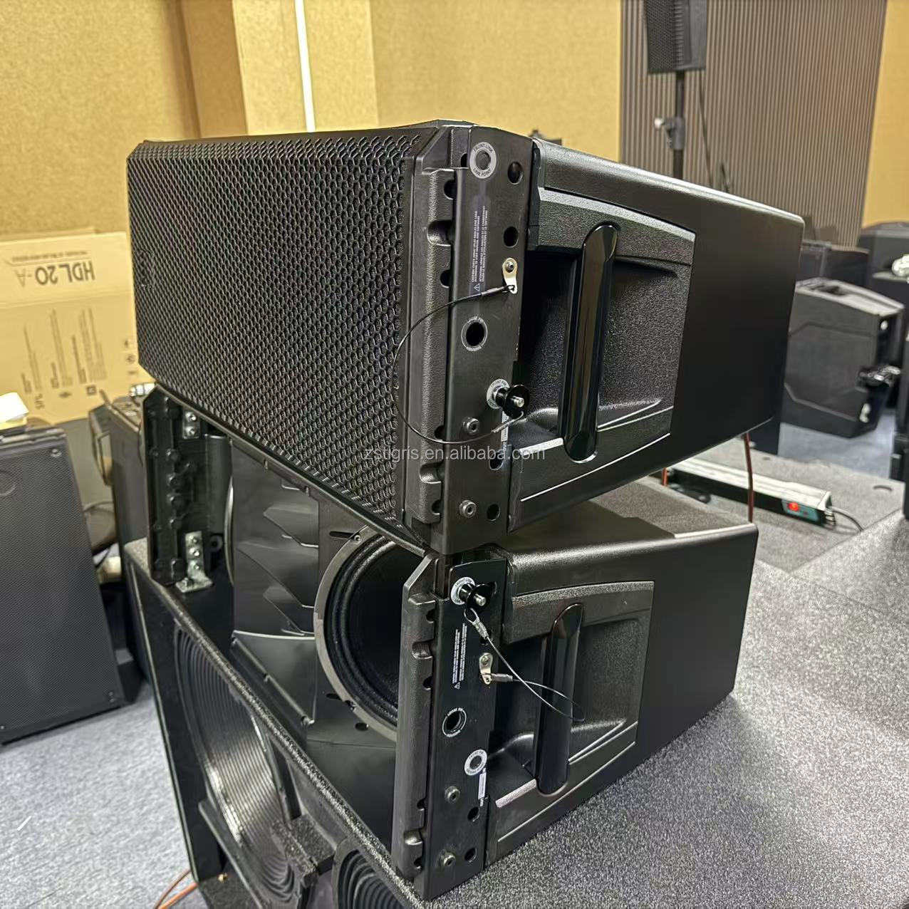 ラインアレイ・スピーカー HDL 30 20 9006。10 - Outdoor Power Line のレビューと価格